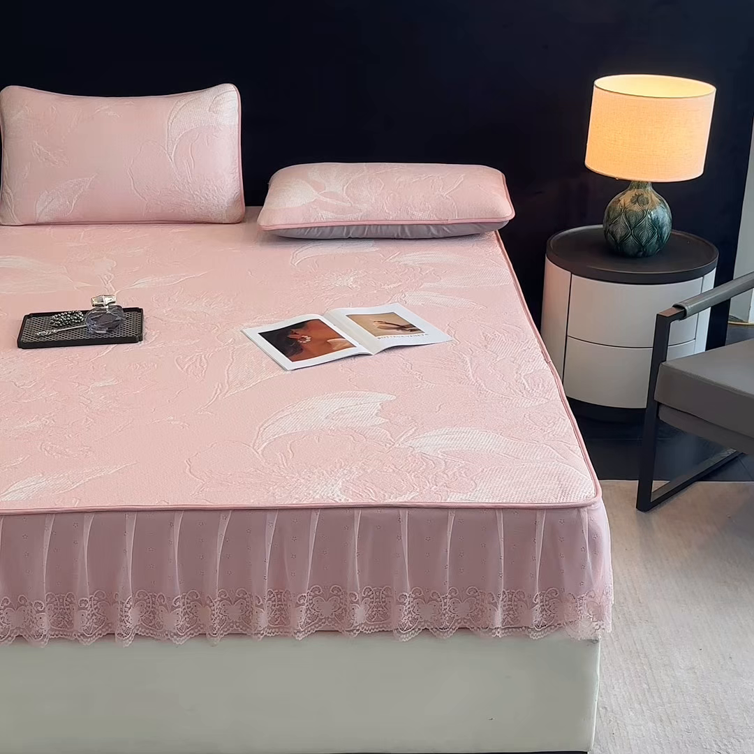 91家纺网 家纺一手货源 找家纺 布柔 2026新款PE床笠床裙凉席中分子双面提花复合凉豆豆软席二合一可机洗 花韵粉