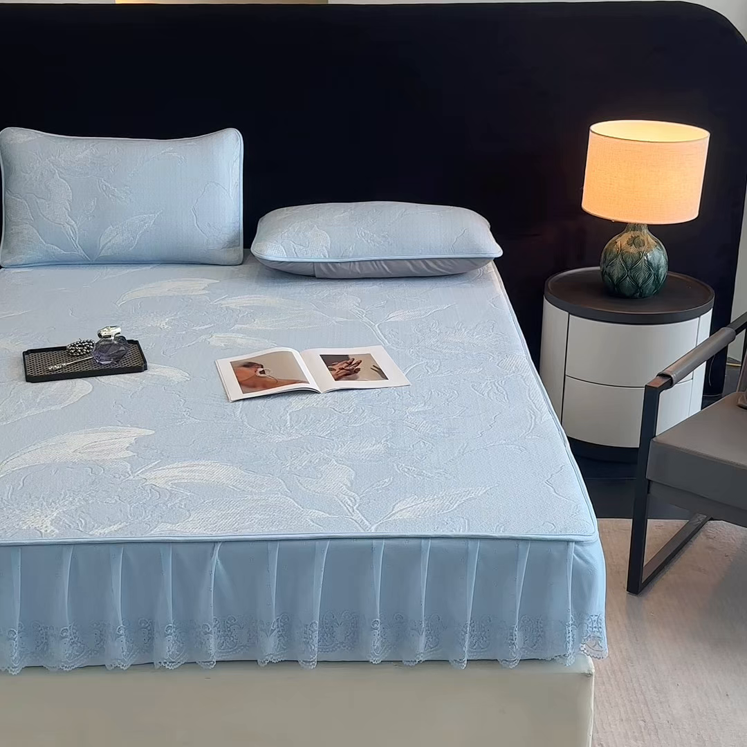 91家纺网 家纺一手货源 找家纺 布柔 2026新款PE床笠床裙凉席中分子双面提花复合凉豆豆软席二合一可机洗 花韵蓝