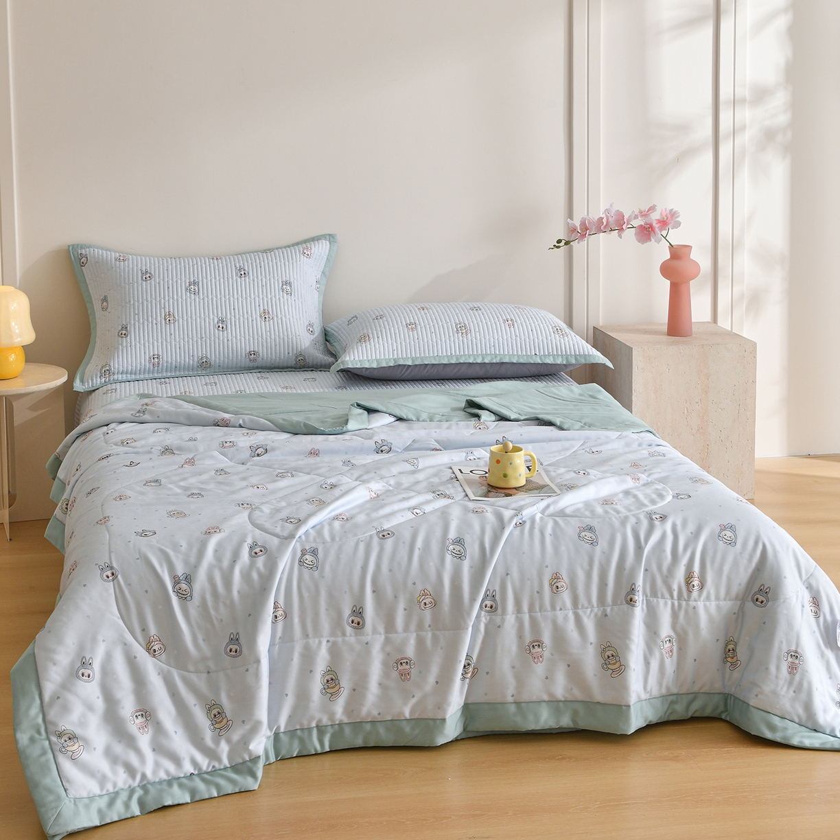 91家纺网 家纺一手货源 找家纺 金艾草 2026新款莫代尔天丝印花夏被床盖四件套三件套 拉布布-蓝