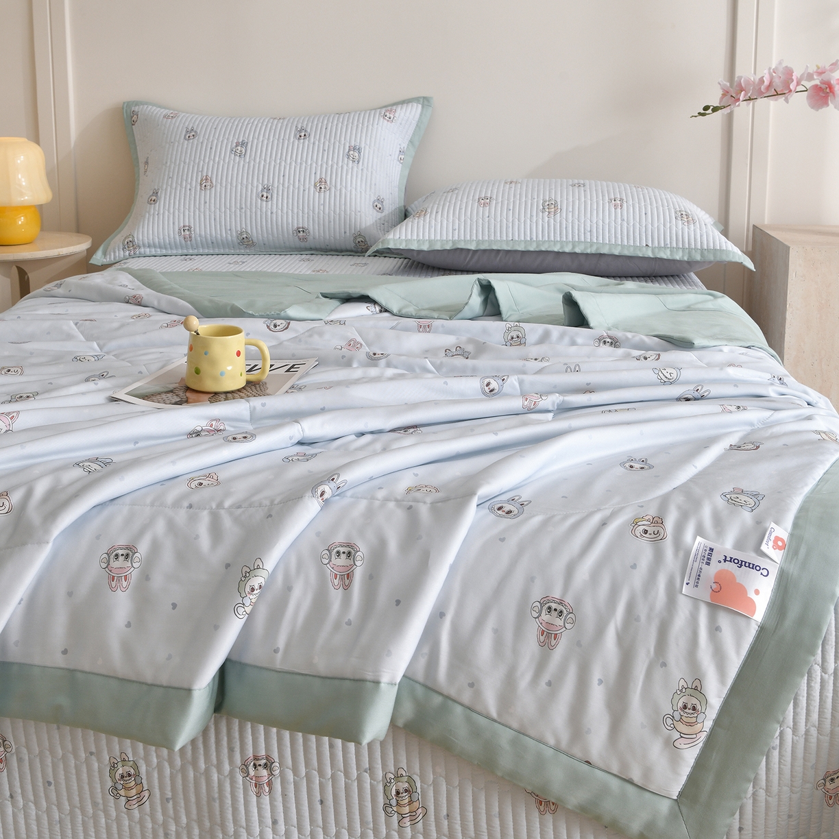 91家纺网 家纺一手货源 找家纺 金艾草 2026新款莫代尔天丝印花夏被床盖四件套三件套 拉布布-蓝