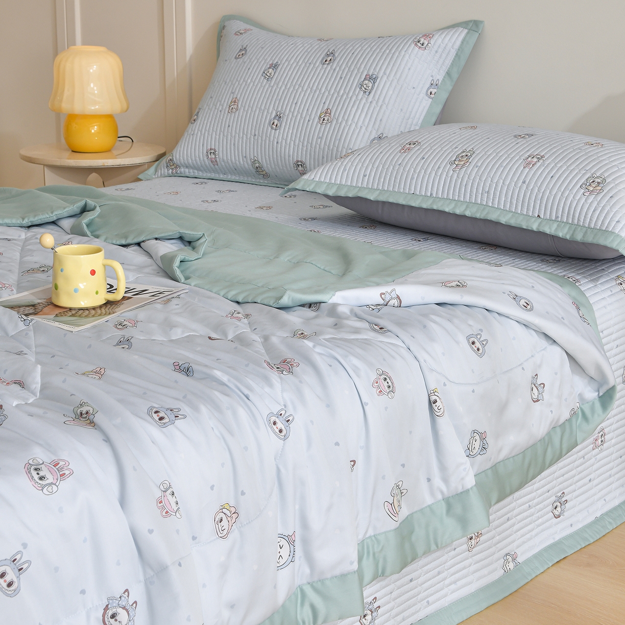 91家纺网 家纺一手货源 找家纺 金艾草 2026新款莫代尔天丝印花夏被床盖四件套三件套 拉布布-蓝