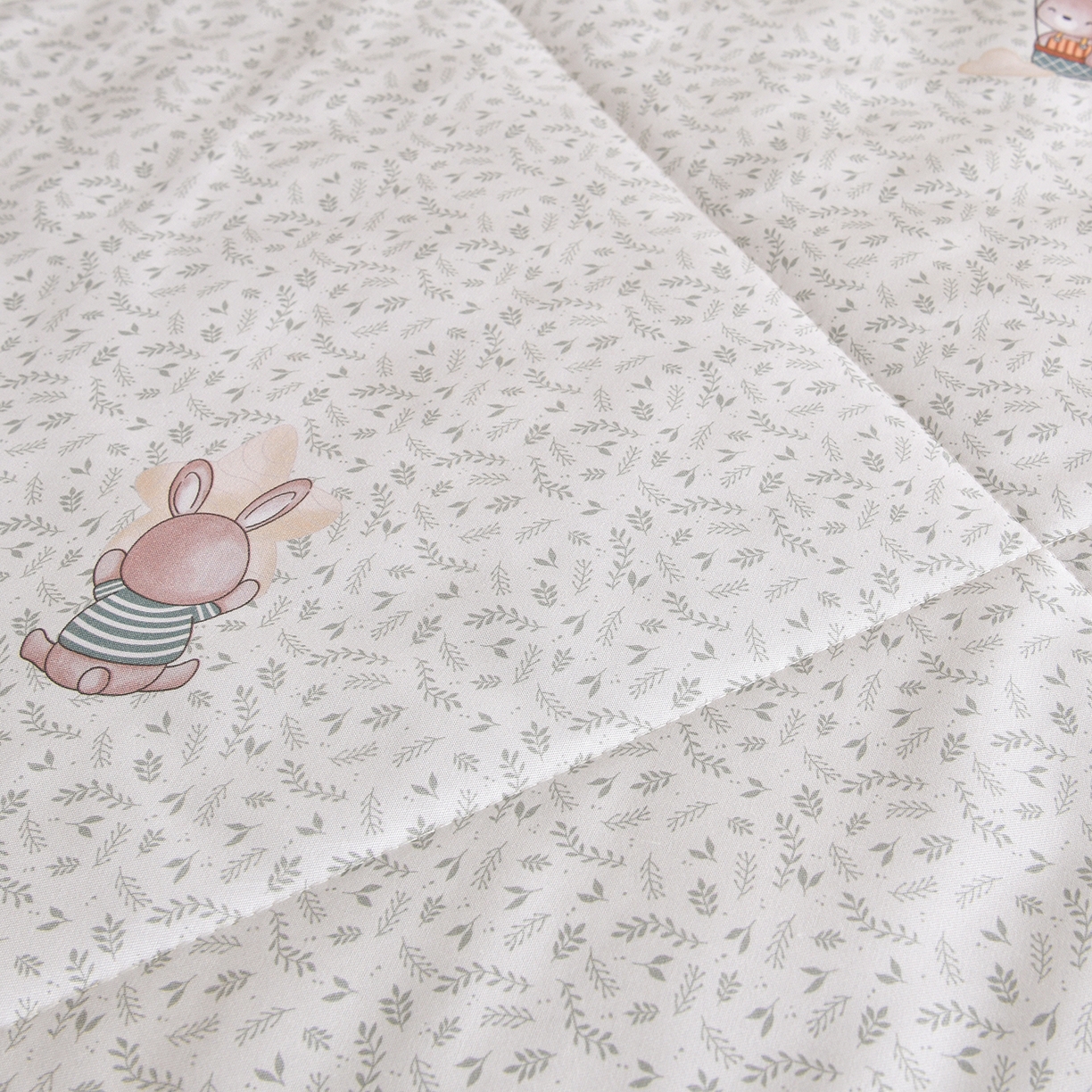 91家纺网 家纺一手货源 找家纺 金艾草 2026新款莫代尔天丝印花夏被床盖四件套三件套 森林奇遇