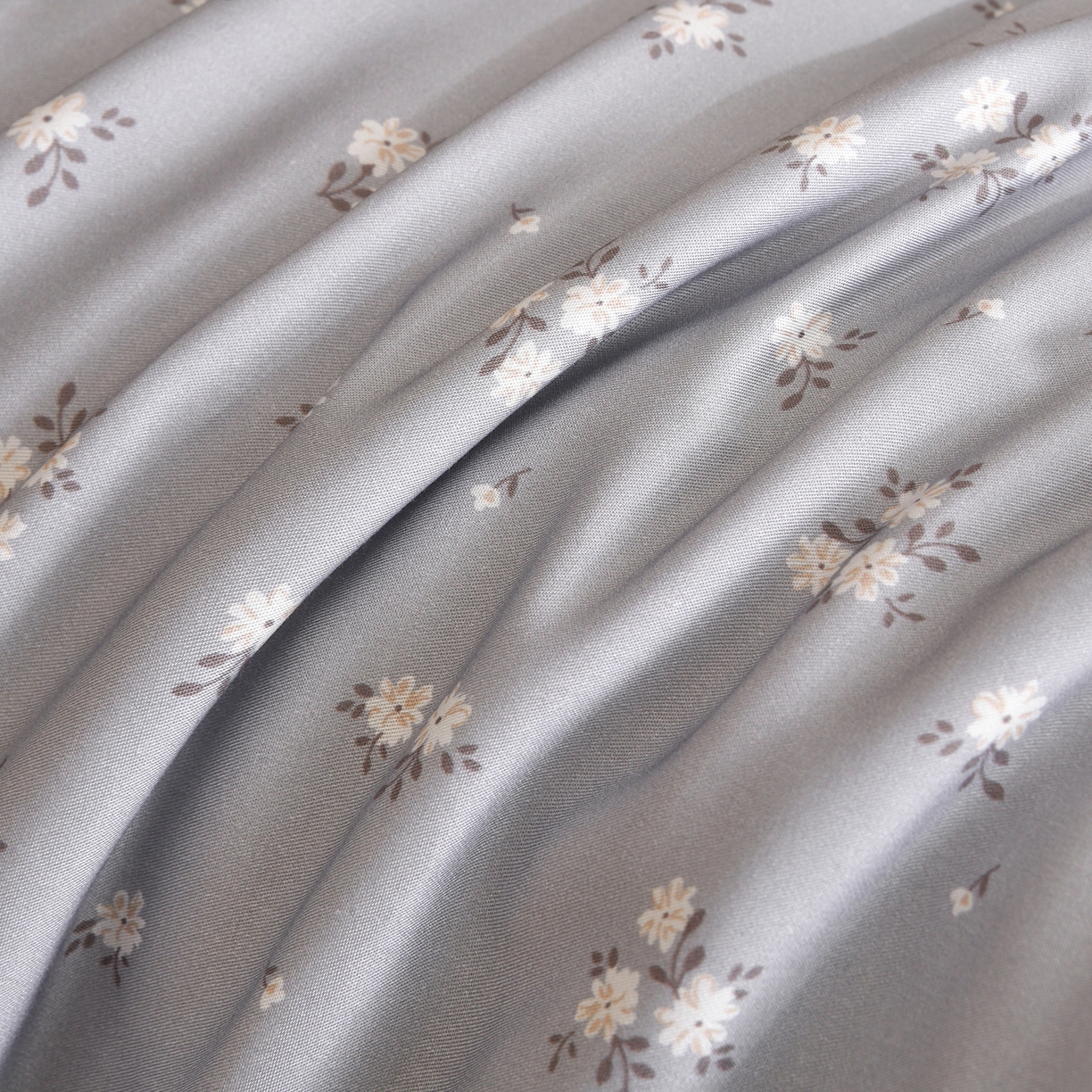 91家纺网 家纺一手货源 找家纺 金艾草 2026新款莫代尔天丝印花夏被床盖四件套三件套 山茶花-灰色