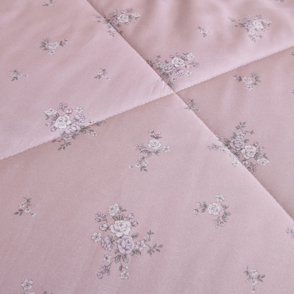 91家纺网 家纺一手货源 找家纺 金艾草 2026新款莫代尔天丝印花夏被床盖四件套三件套 山茶花-紫