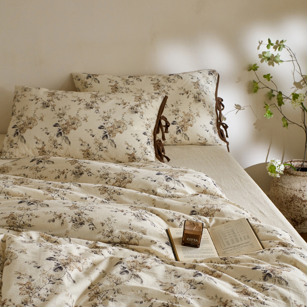 91家纺网 家纺一手货源 找家纺 由丽家纺 2026新款法式复古风棉麻绑带款四件套 古韵繁花