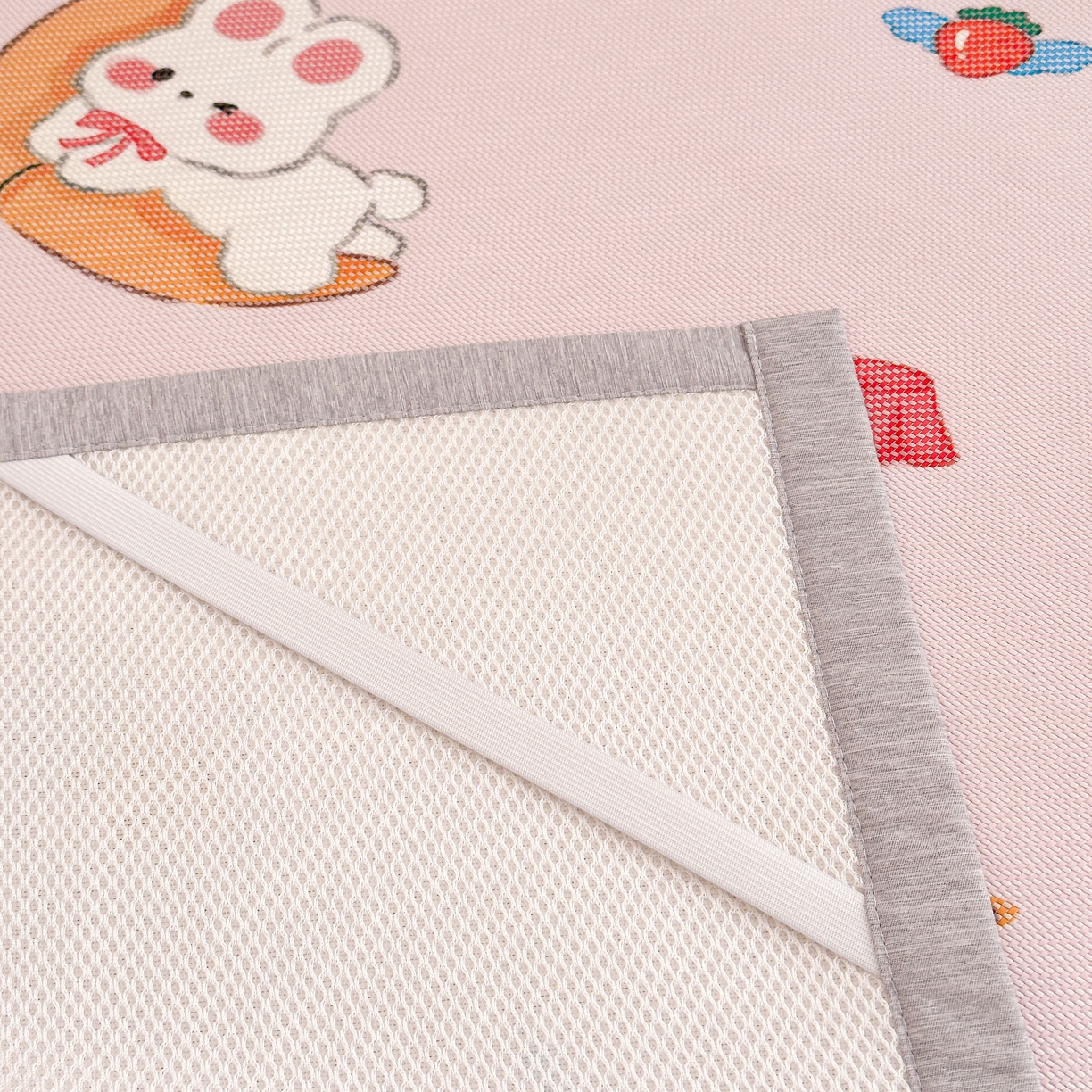 91家纺网 家纺一手货源 找家纺 嗨生活 2026年新款600D冰藤凉席儿童婴儿床凉席 幼儿园凉席 拼床凉席（可定做） 彩虹兔兔