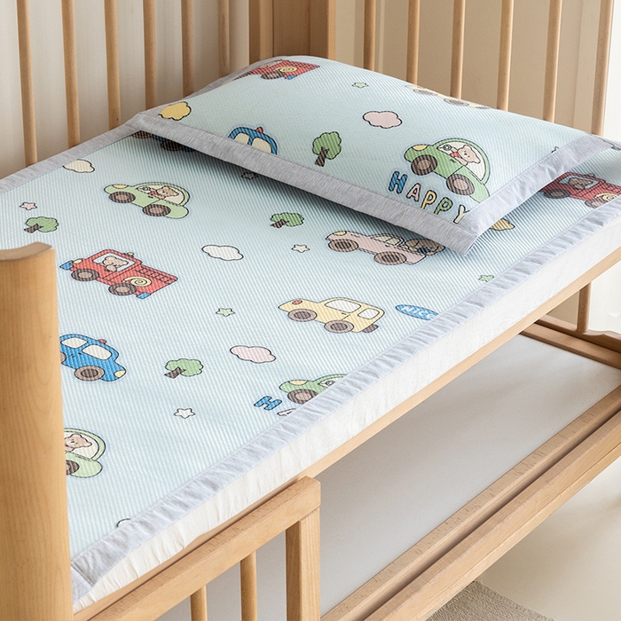 91家纺网 家纺一手货源 找家纺 嗨生活 2026年新款600D冰藤凉席儿童婴儿床凉席 幼儿园凉席 拼床凉席（可定做） 汽车家族