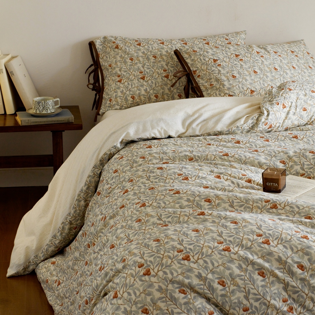 91家纺网 家纺一手货源 找家纺 由丽家纺 2026新款法式复古风棉麻绑带款四件套 春枝红荔