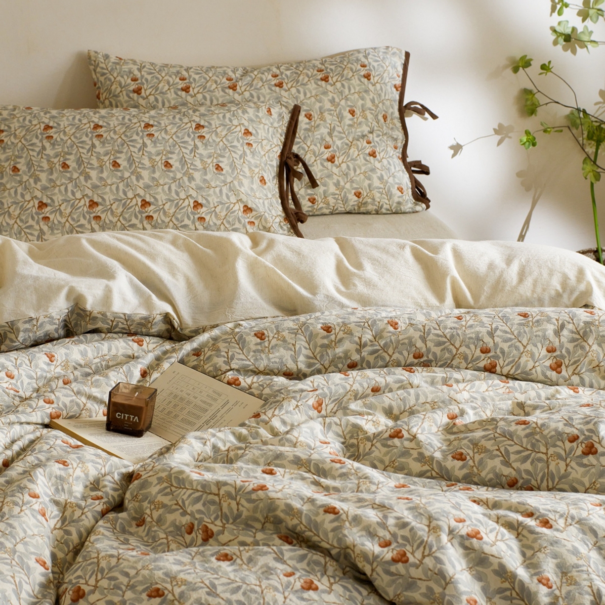 91家纺网 家纺一手货源 找家纺 由丽家纺 2026新款法式复古风棉麻绑带款四件套 春枝红荔