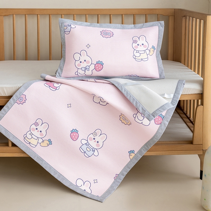 91家纺网 家纺一手货源 找家纺 嗨生活 2026年新款600D冰藤凉席儿童婴儿床凉席 幼儿园凉席 拼床凉席（可定做） 小兔子