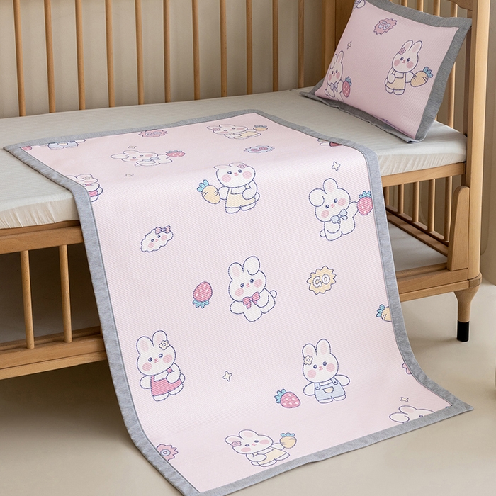 91家纺网 家纺一手货源 找家纺 嗨生活 2026年新款600D冰藤凉席儿童婴儿床凉席 幼儿园凉席 拼床凉席（可定做） 小兔子