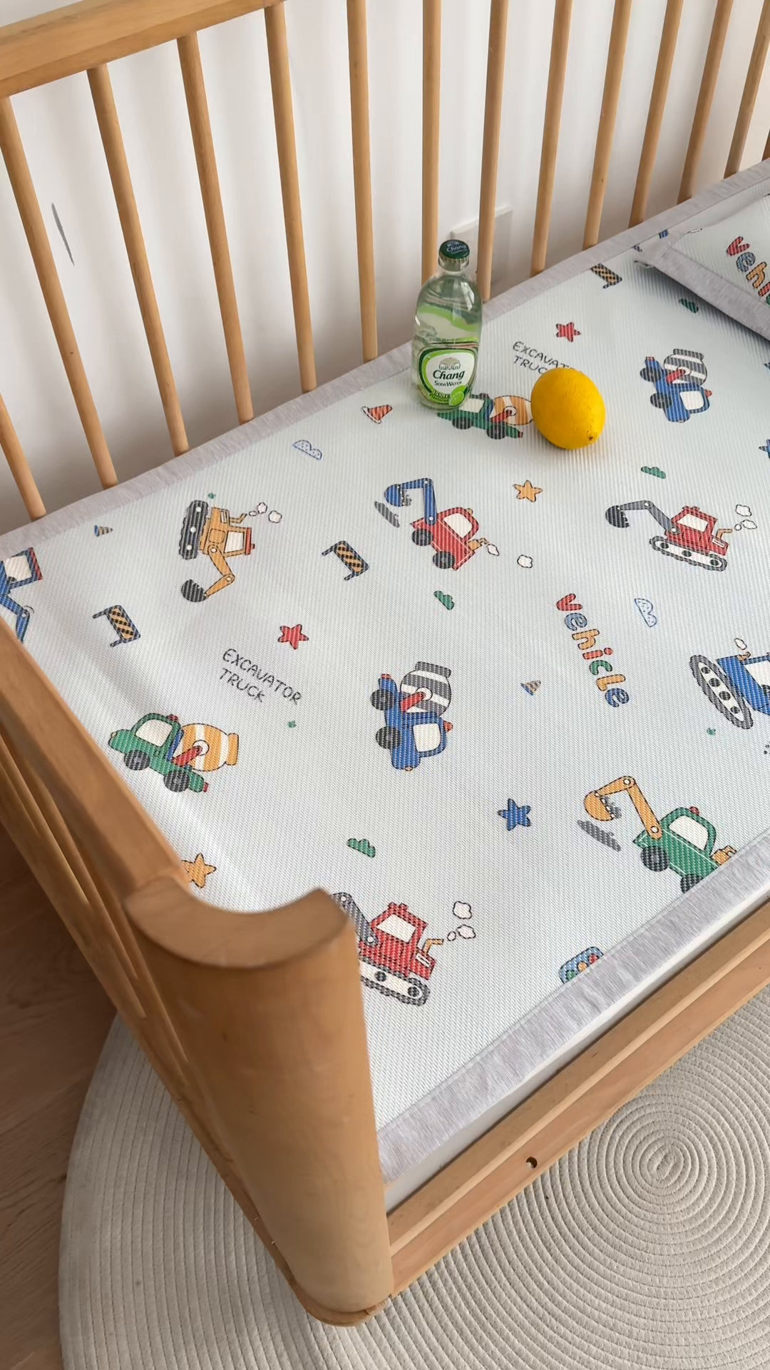 91家纺网 家纺一手货源 找家纺 嗨生活 2026年新款600D冰藤凉席儿童婴儿床凉席 幼儿园凉席 拼床凉席（可定做） 彩色挖机