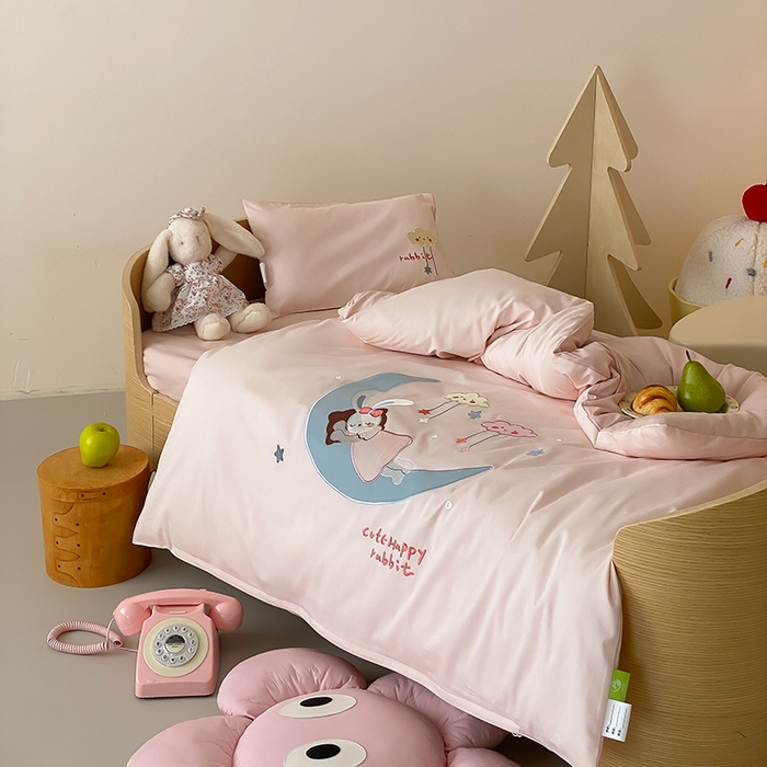 91家纺网 家纺一手货源 找家纺 宝贝优选 2026新款100支澳棉纯棉幼儿园学生三件套多件套 月下小兔