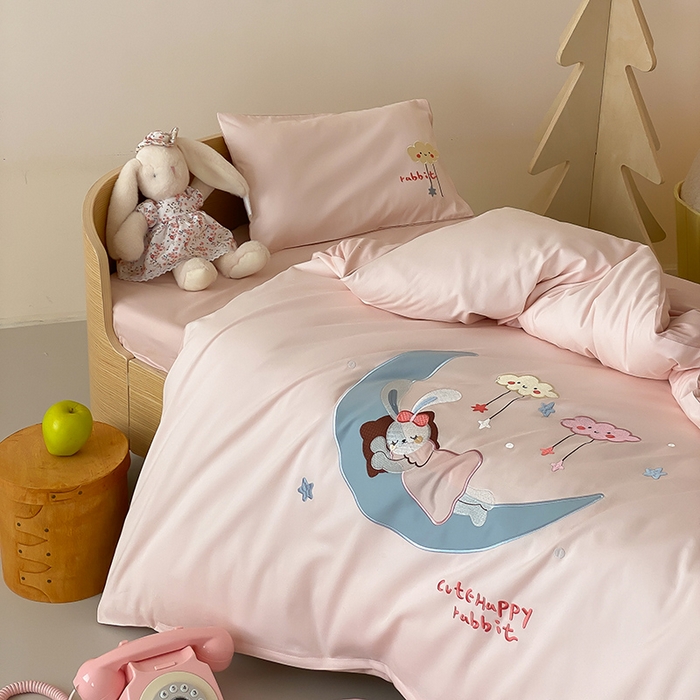 91家纺网 家纺一手货源 找家纺 宝贝优选 2026新款100支澳棉纯棉幼儿园学生三件套多件套 月下小兔