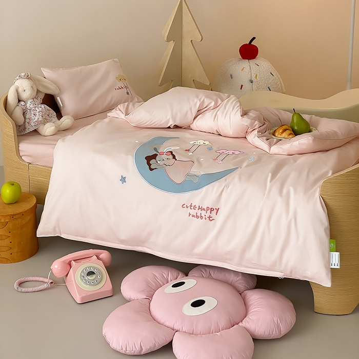 91家纺网 家纺一手货源 找家纺 宝贝优选 2026新款100支澳棉纯棉幼儿园学生三件套多件套 月下小兔