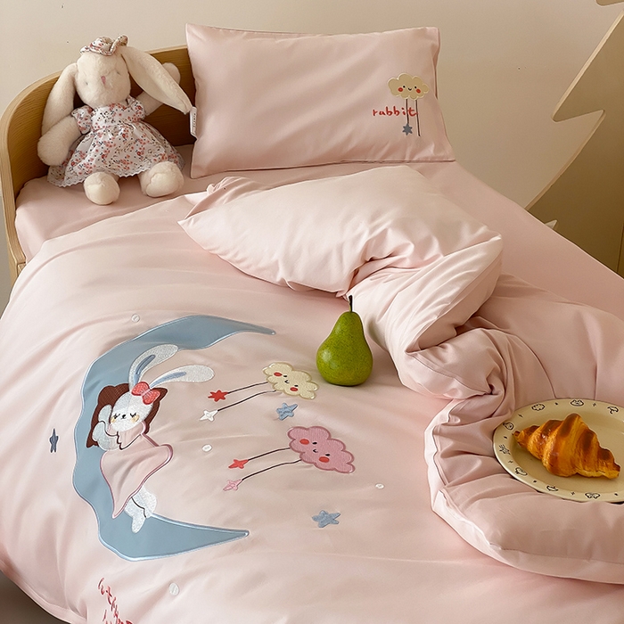 91家纺网 家纺一手货源 找家纺 宝贝优选 2026新款100支澳棉纯棉幼儿园学生三件套多件套 月下小兔