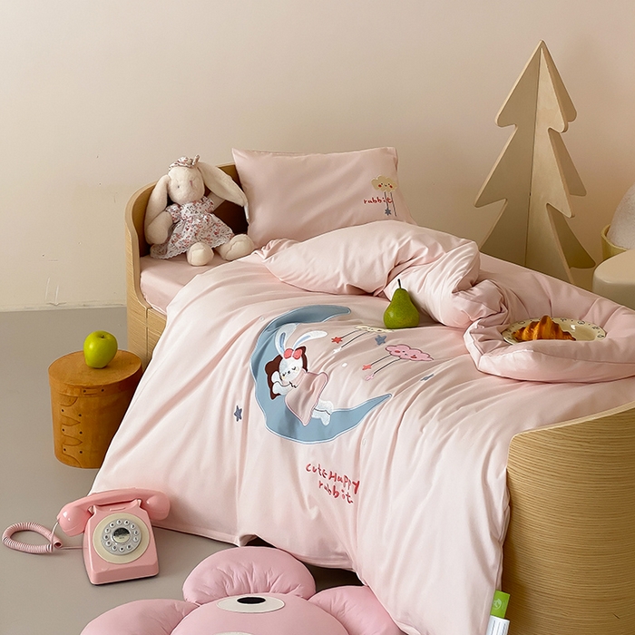 91家纺网 家纺一手货源 找家纺 宝贝优选 2026新款100支澳棉纯棉幼儿园学生三件套多件套 月下小兔