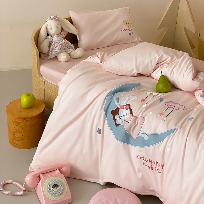 91家纺网 家纺一手货源 找家纺 宝贝优选 2026新款100支澳棉纯棉幼儿园学生三件套多件套 月下小兔