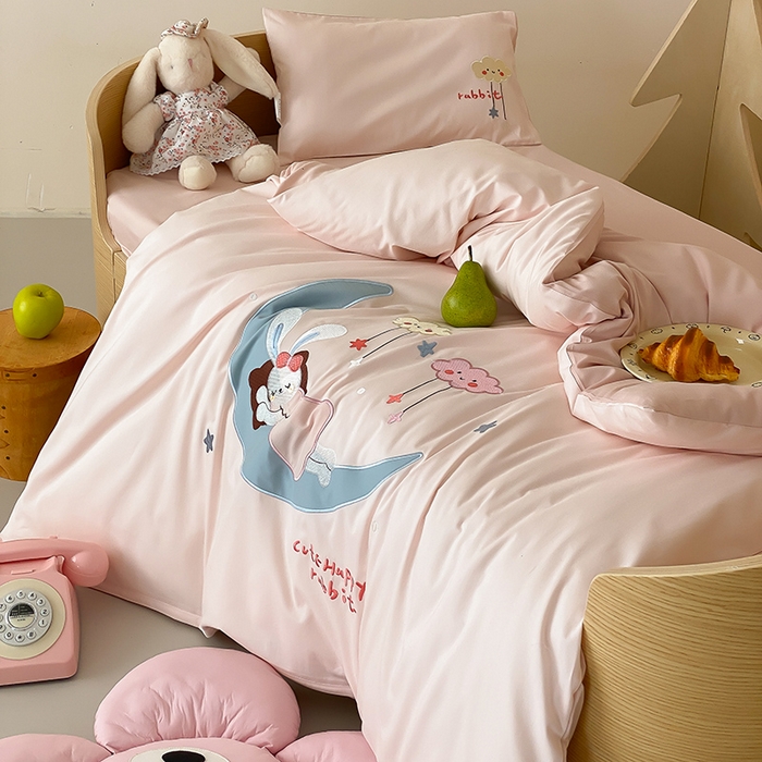 91家纺网 家纺一手货源 找家纺 宝贝优选 2026新款100支澳棉纯棉幼儿园学生三件套多件套 月下小兔