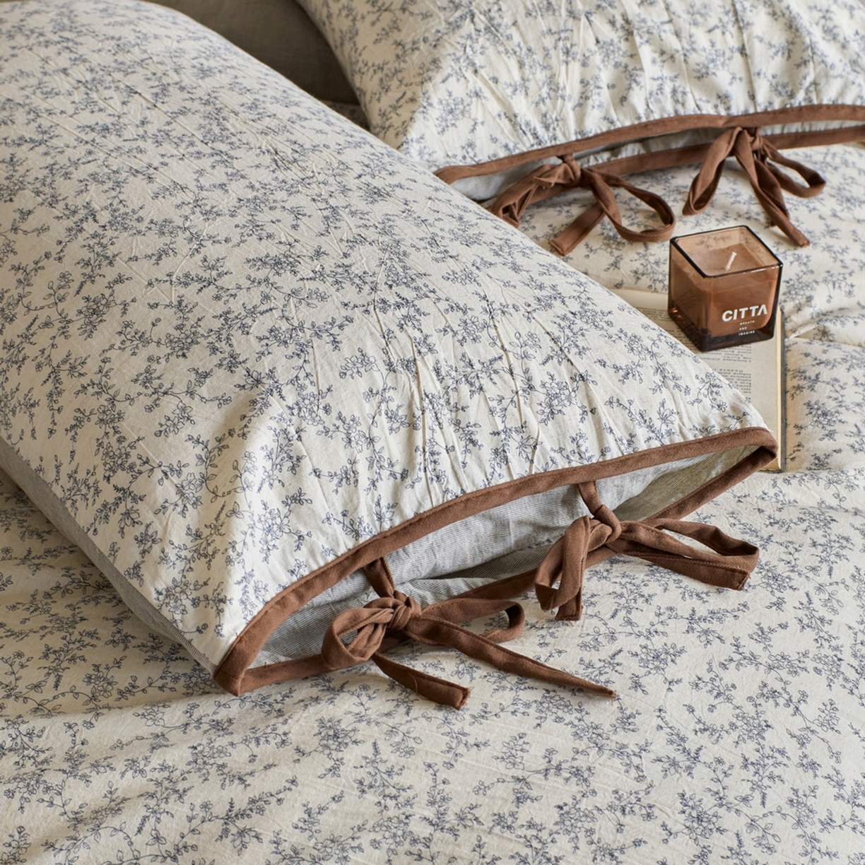 91家纺网 家纺一手货源 找家纺 由丽家纺 2026新款法式复古风棉麻绑带款四件套 黑绒花