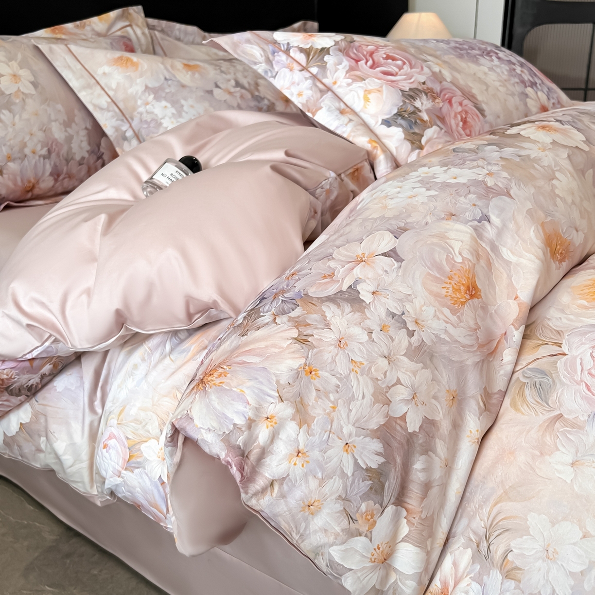 91家纺网 家纺一手货源 找家纺 启航家居 2026新款全棉纯棉数码印花四件套（控价198） 晨花微露粉