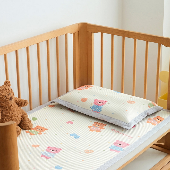 91家纺网 家纺一手货源 找家纺 嗨生活 2026年新款600D冰藤凉席儿童婴儿床凉席 幼儿园凉席 拼床凉席（可定做） 开心小熊