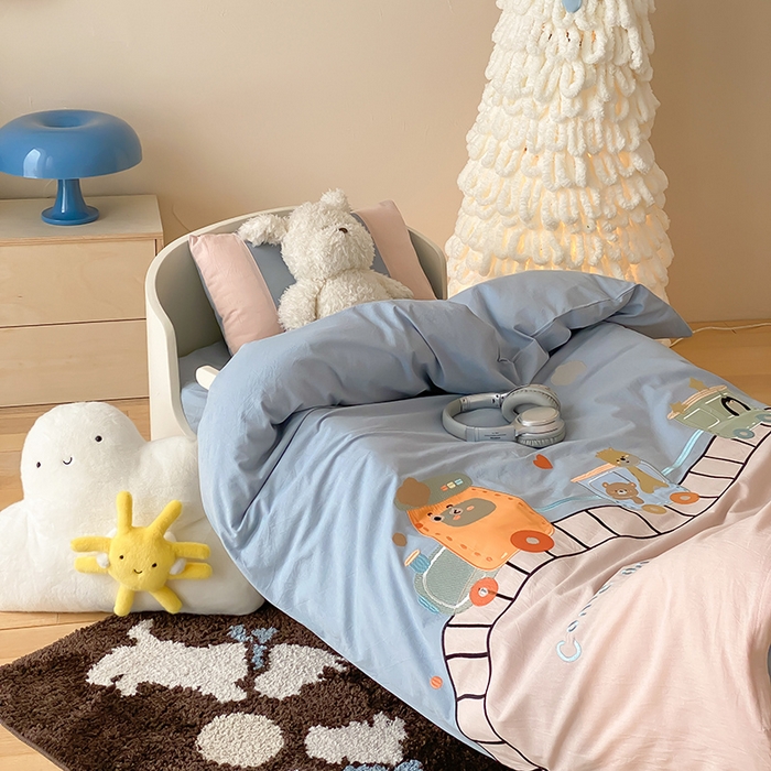 91家纺网 家纺一手货源 找家纺 宝贝优选 2026新款全棉水洗棉幼儿园学生三件套多件套 律动工程车