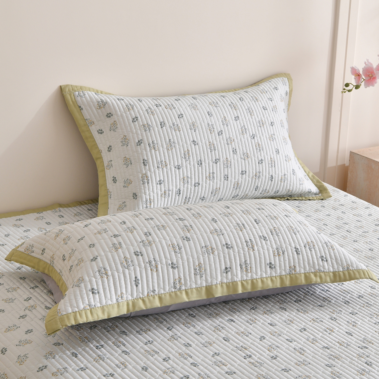 91家纺网 家纺一手货源 找家纺 金艾草 2026新款莫代尔天丝印花夏被床盖四件套三件套 甜果-绿