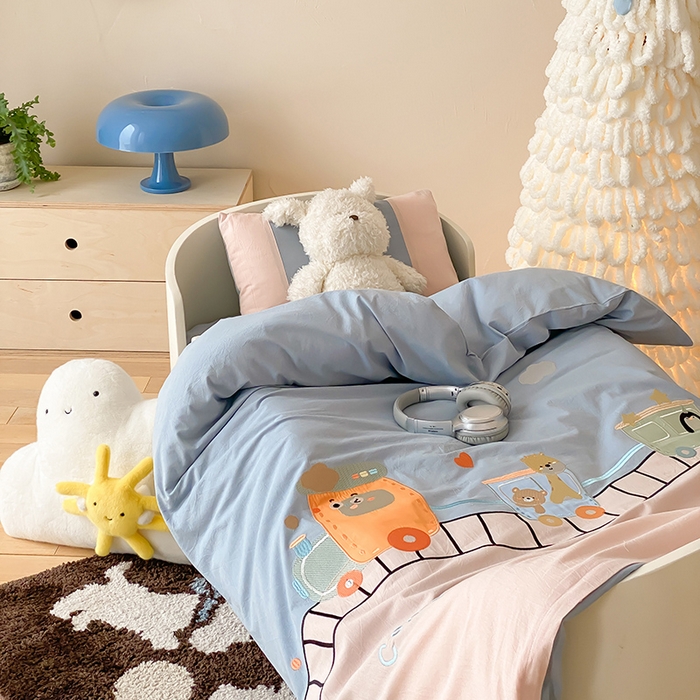 91家纺网 家纺一手货源 找家纺 宝贝优选 2026新款全棉水洗棉幼儿园学生三件套多件套 律动工程车