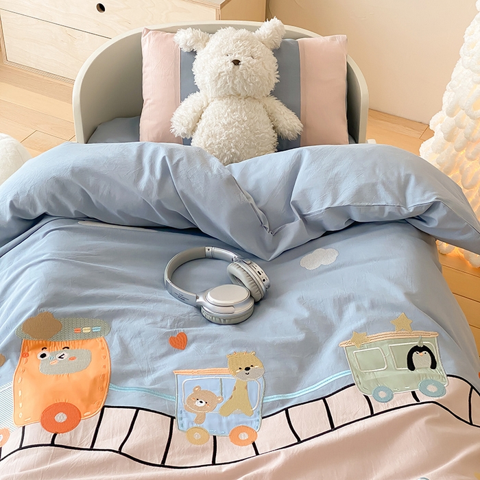 91家纺网 家纺一手货源 找家纺 宝贝优选 2026新款全棉水洗棉幼儿园学生三件套多件套 律动工程车