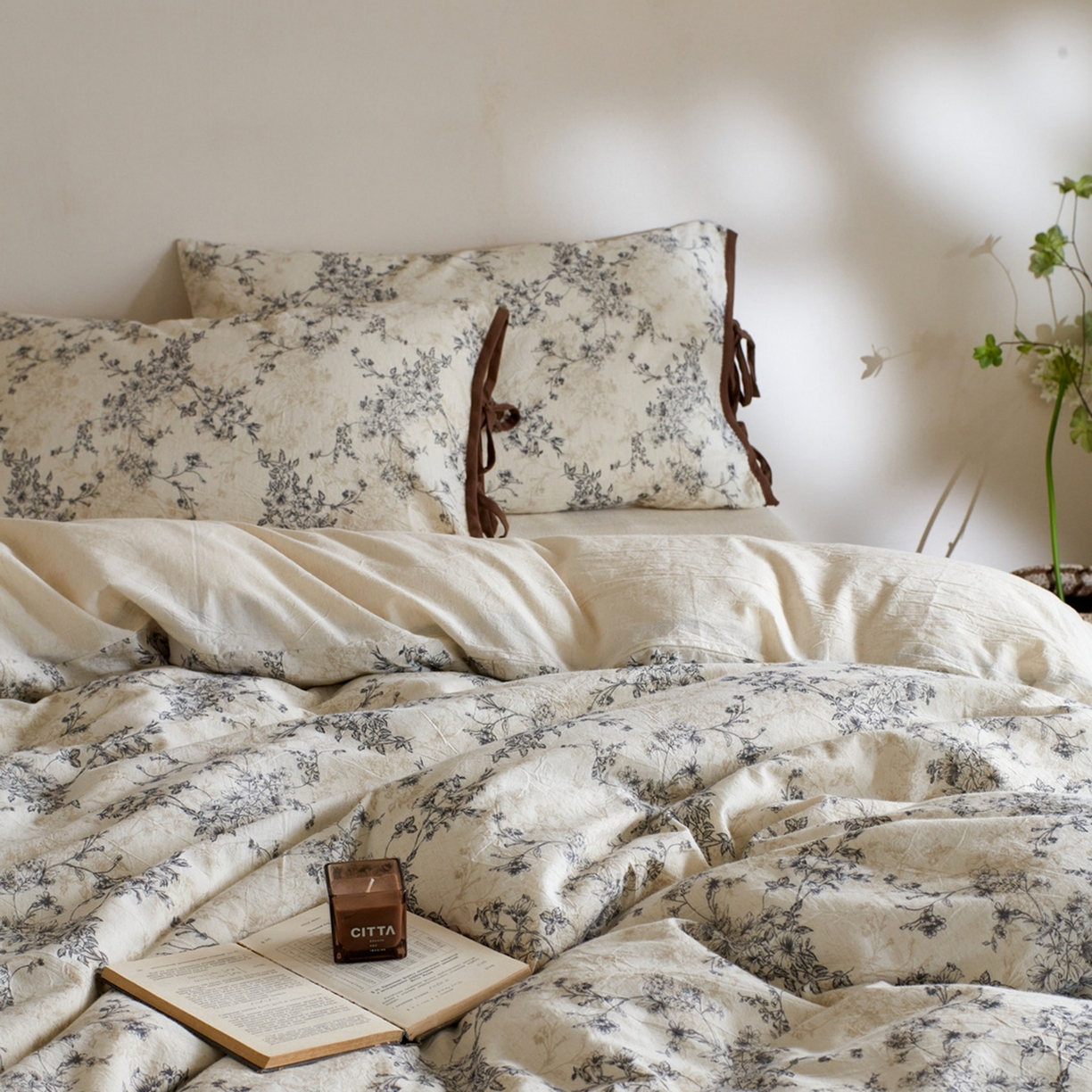 91家纺网 家纺一手货源 找家纺 由丽家纺 2026新款法式复古风棉麻绑带款四件套 剪影-白