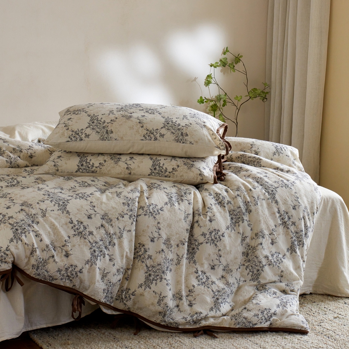 91家纺网 家纺一手货源 找家纺 由丽家纺 2026新款法式复古风棉麻绑带款四件套 剪影-白