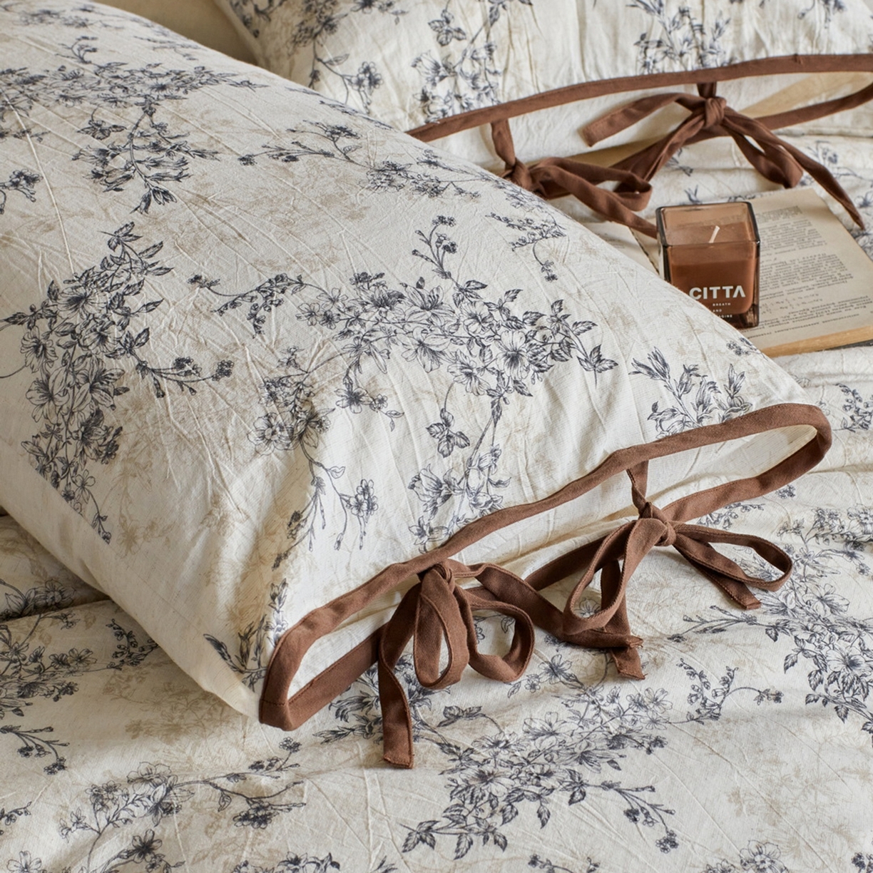 91家纺网 家纺一手货源 找家纺 由丽家纺 2026新款法式复古风棉麻绑带款四件套 剪影-白