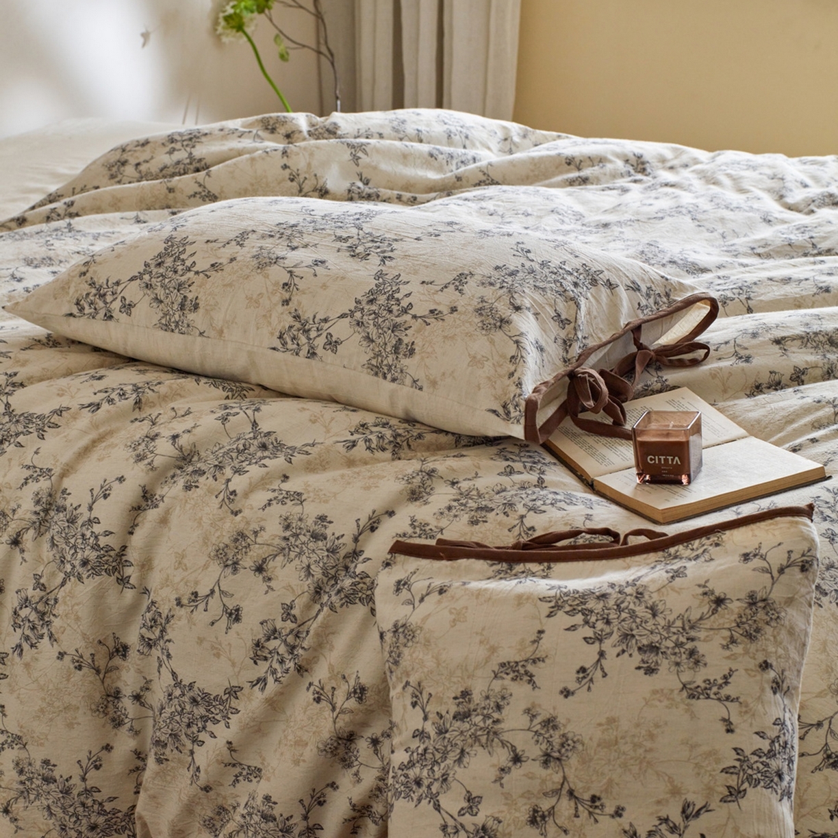 91家纺网 家纺一手货源 找家纺 由丽家纺 2026新款法式复古风棉麻绑带款四件套 剪影-白