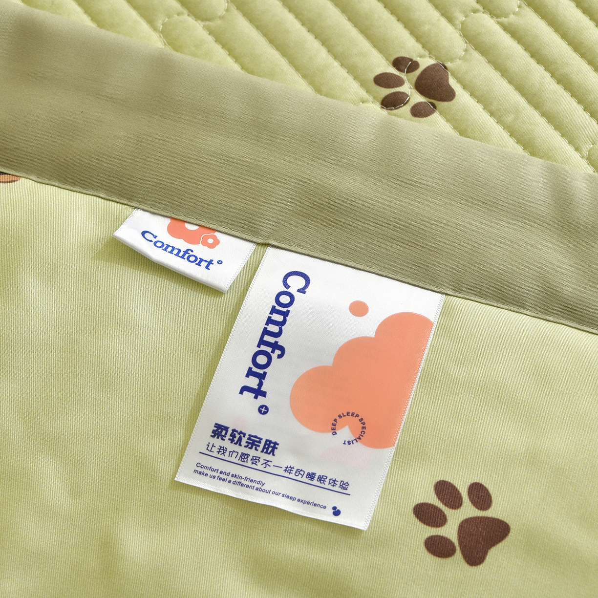 91家纺网 家纺一手货源 找家纺 金艾草 2026新款莫代尔天丝印花夏被床盖四件套三件套 香肠狗-绿色