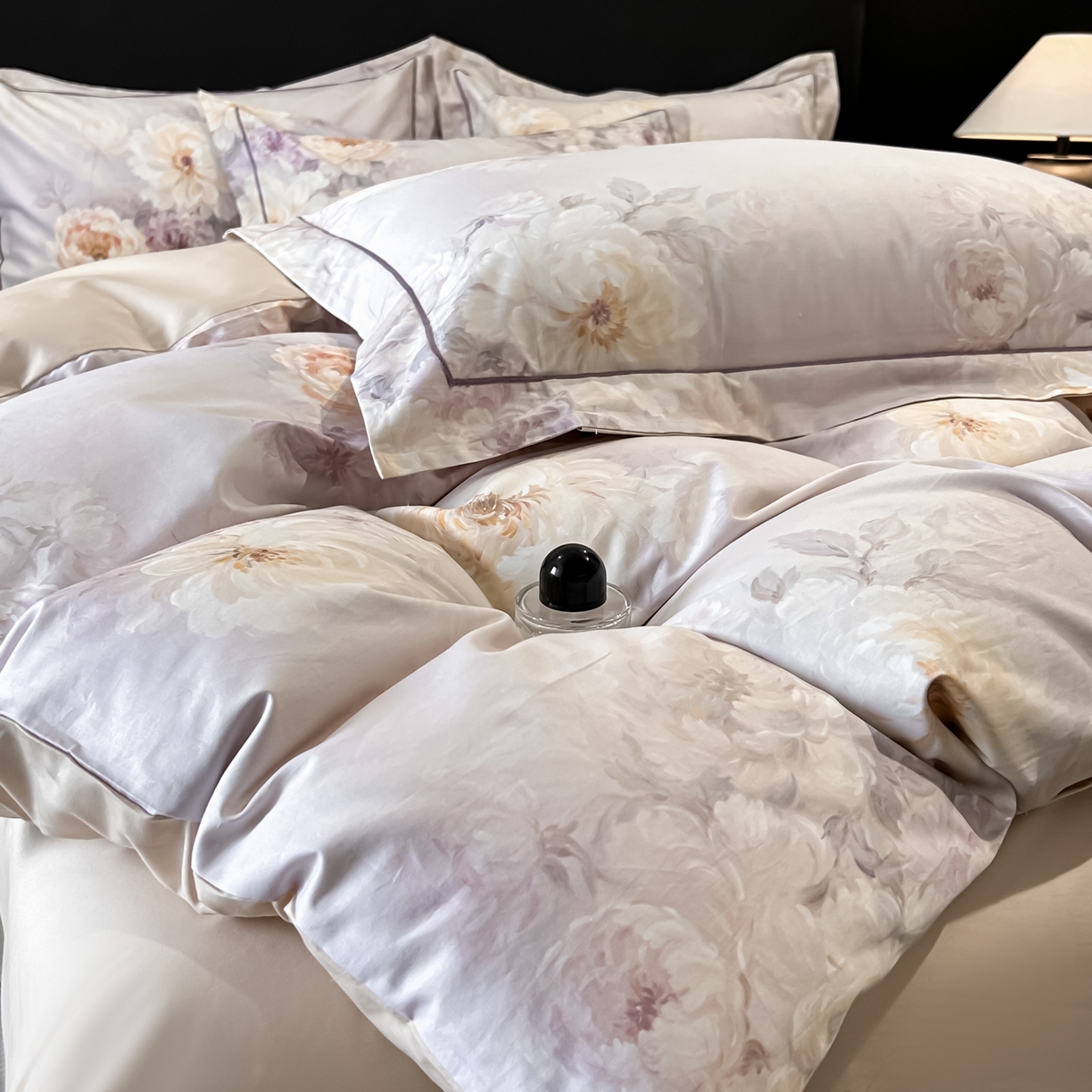 91家纺网 家纺一手货源 找家纺 启航家居 2026新款全棉纯棉数码印花四件套（控价198） 栖茜岛紫