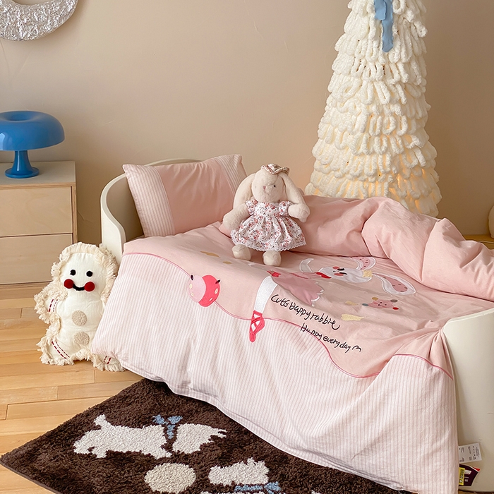 91家纺网 家纺一手货源 找家纺 宝贝优选 2026新款全棉水洗棉幼儿园学生三件套多件套 星光舞兔