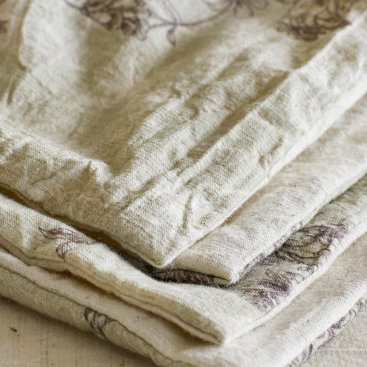 91家纺网 家纺一手货源 找家纺 由丽家纺 2026新款法式复古风棉麻绑带款四件套 剪影-绿