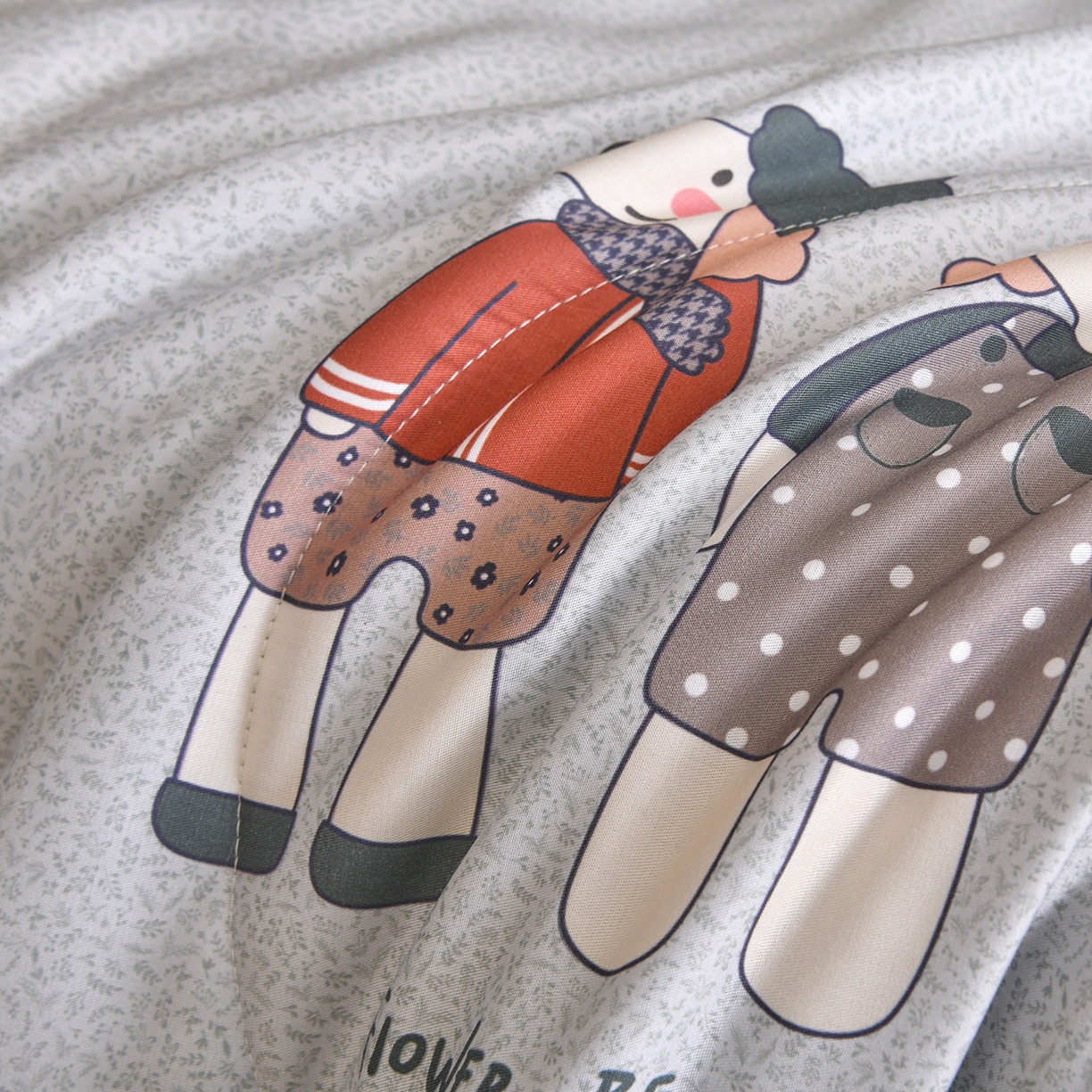 91家纺网 家纺一手货源 找家纺 金艾草 2026新款莫代尔天丝印花夏被床盖四件套三件套 熊熊-蓝