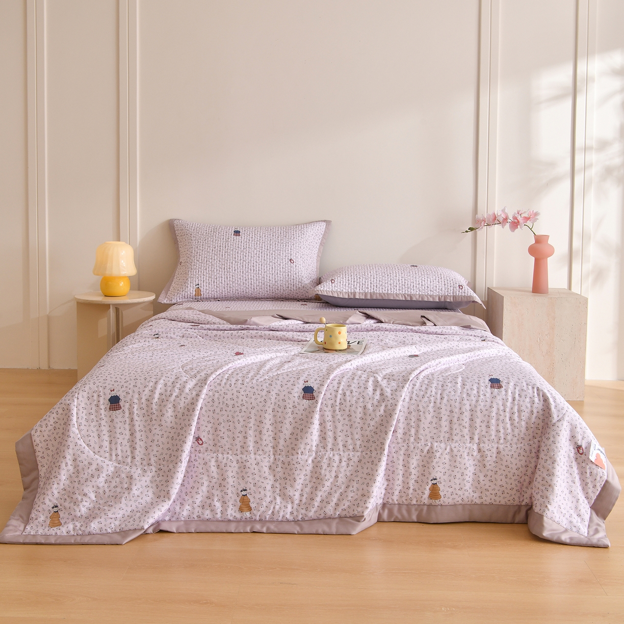 91家纺网 家纺一手货源 找家纺 金艾草 2026新款莫代尔天丝印花夏被床盖四件套三件套 伊特花园