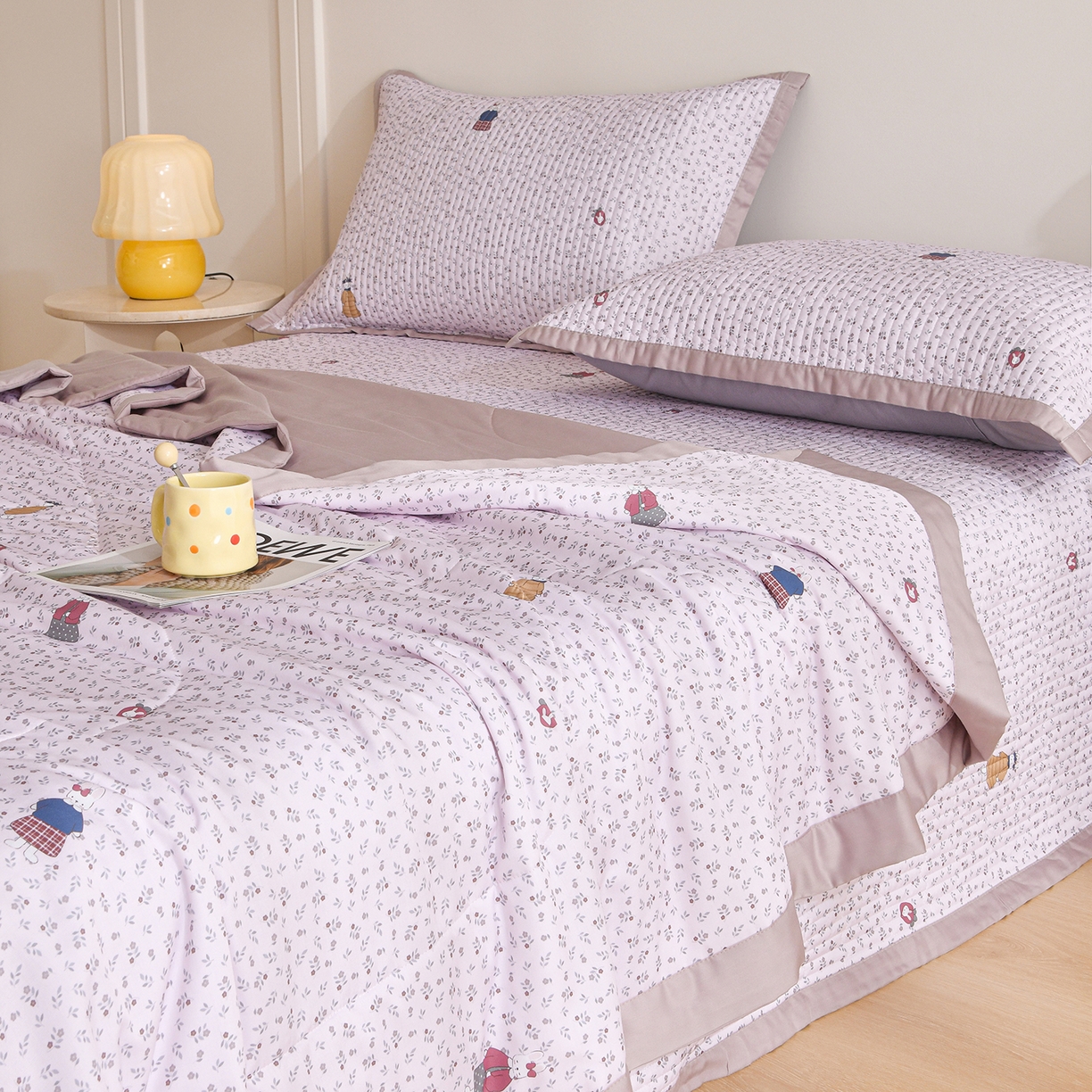 91家纺网 家纺一手货源 找家纺 金艾草 2026新款莫代尔天丝印花夏被床盖四件套三件套 伊特花园