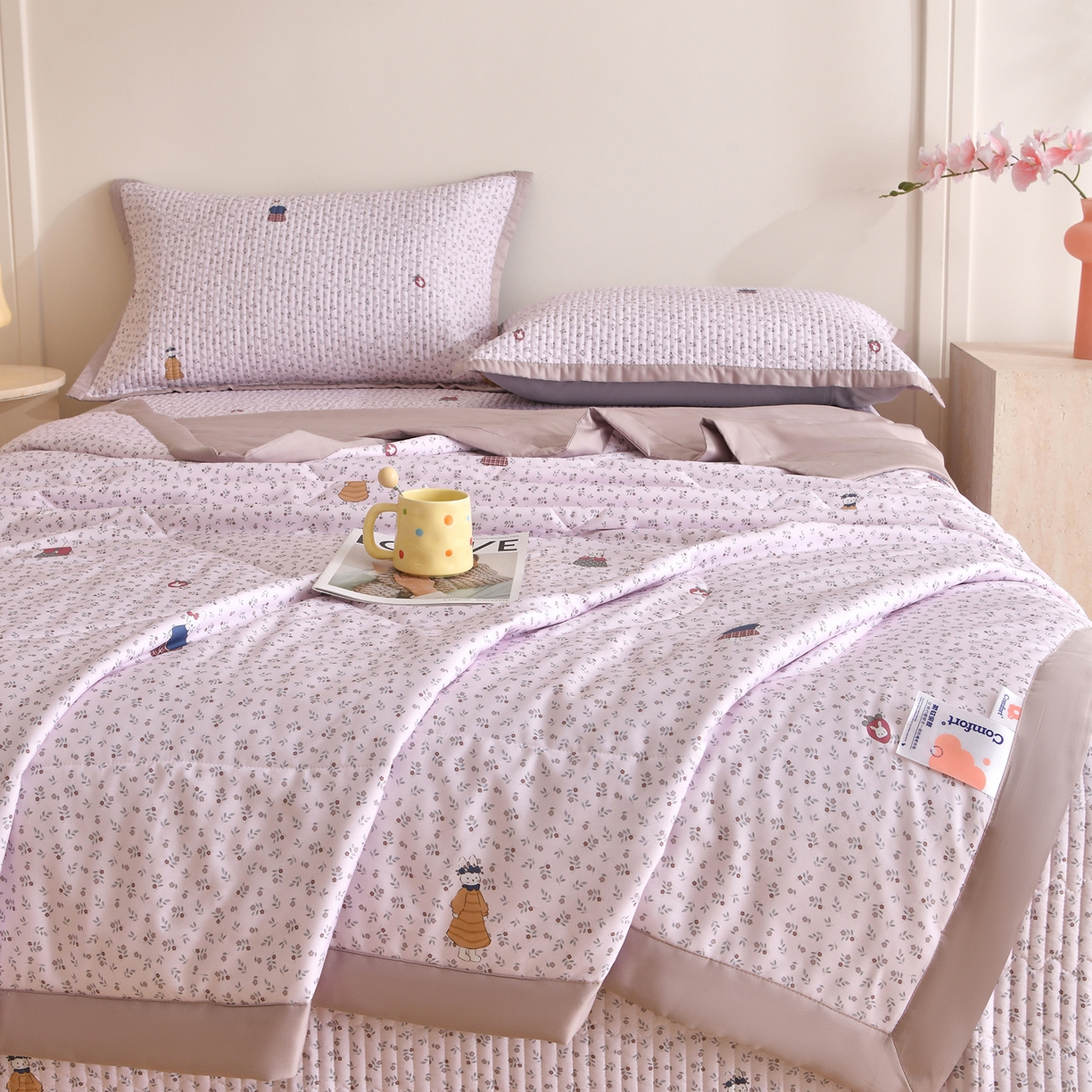 91家纺网 家纺一手货源 找家纺 金艾草 2026新款莫代尔天丝印花夏被床盖四件套三件套 伊特花园