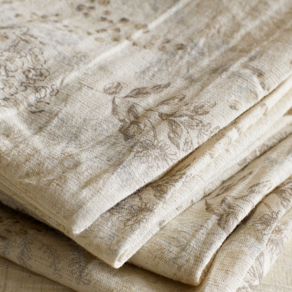 91家纺网 家纺一手货源 找家纺 由丽家纺 2026新款法式复古风棉麻绑带款四件套 千幻梦