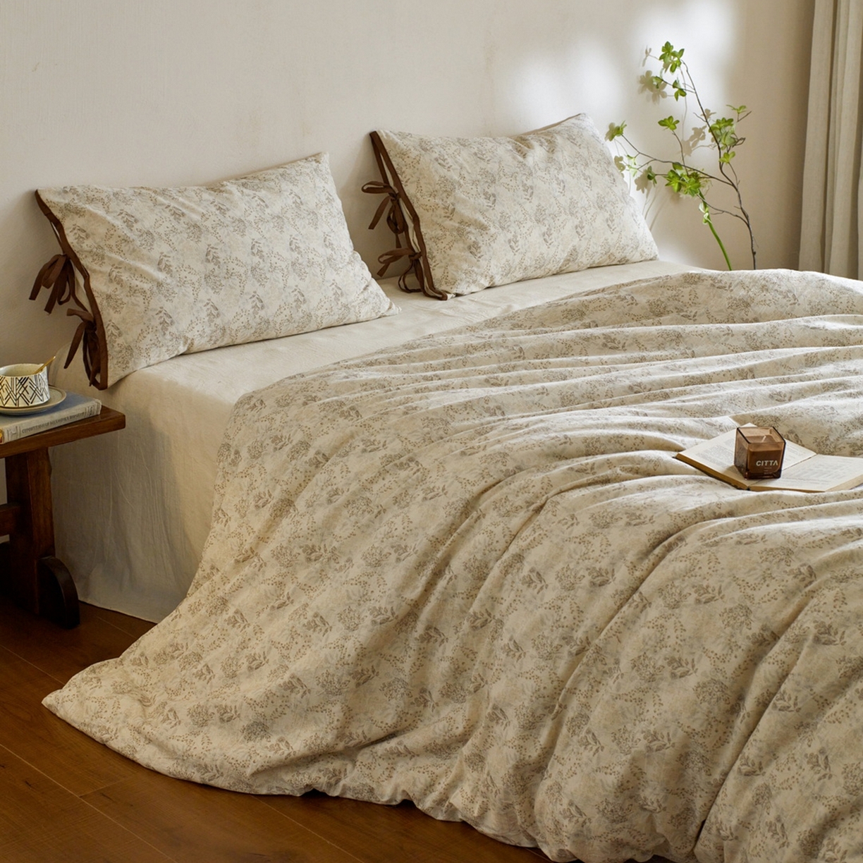 91家纺网 家纺一手货源 找家纺 由丽家纺 2026新款法式复古风棉麻绑带款四件套 千幻梦