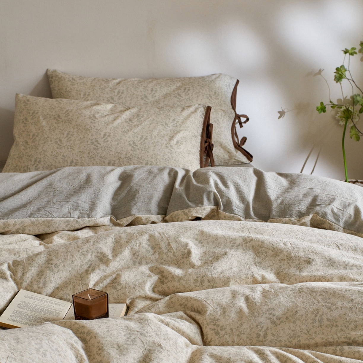 91家纺网 家纺一手货源 找家纺 由丽家纺 2026新款法式复古风棉麻绑带款四件套 秀丽春色