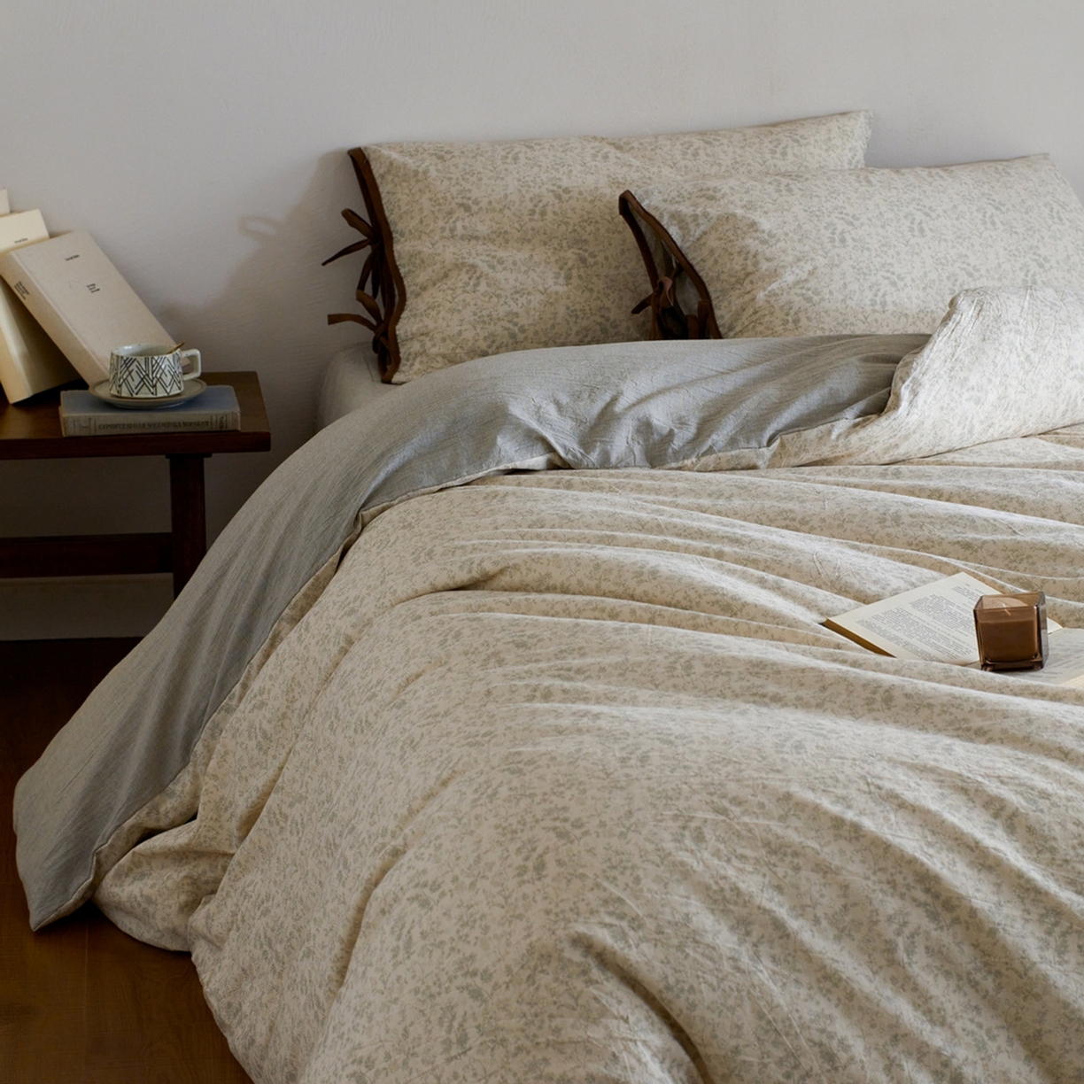 91家纺网 家纺一手货源 找家纺 由丽家纺 2026新款法式复古风棉麻绑带款四件套 秀丽春色