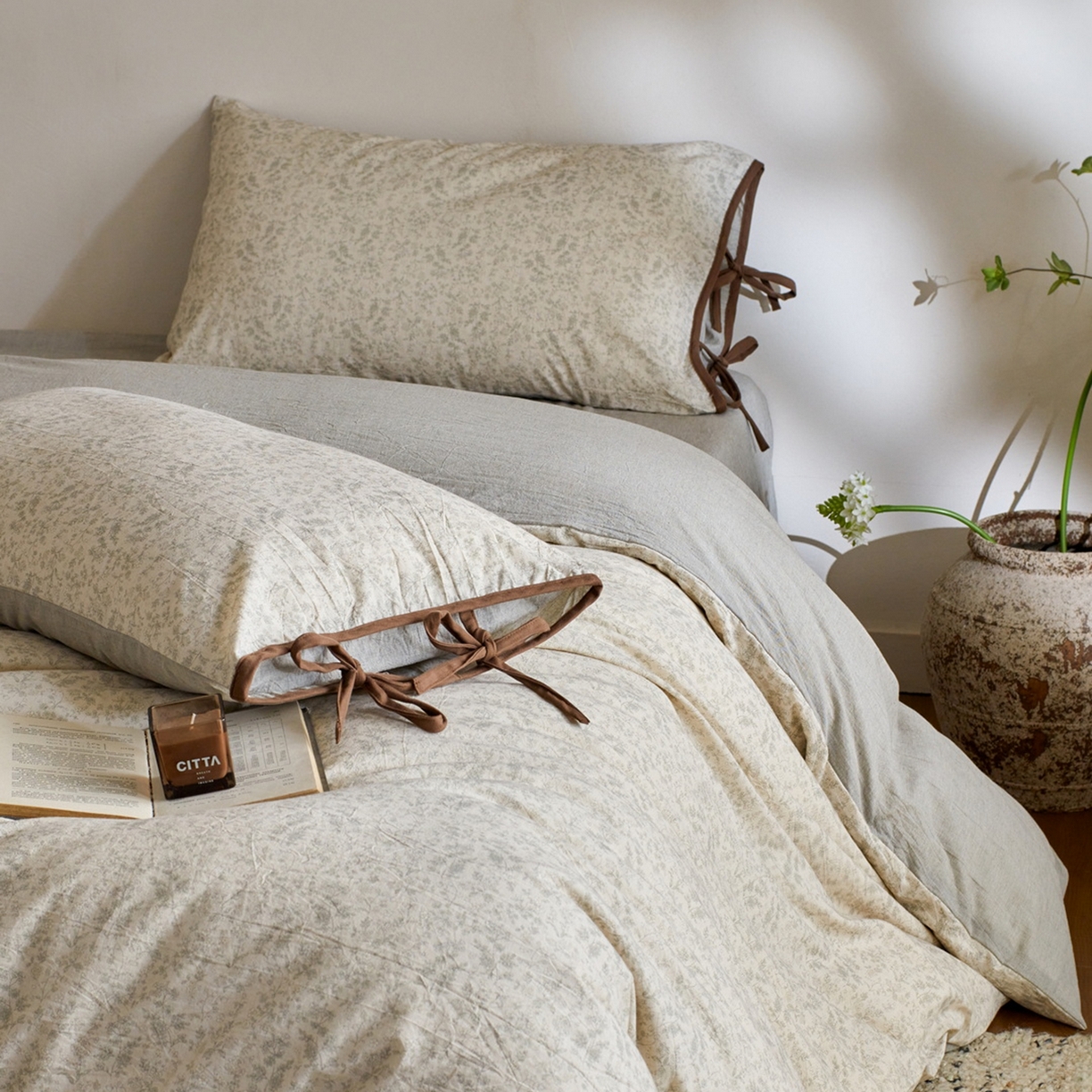 91家纺网 家纺一手货源 找家纺 由丽家纺 2026新款法式复古风棉麻绑带款四件套 秀丽春色