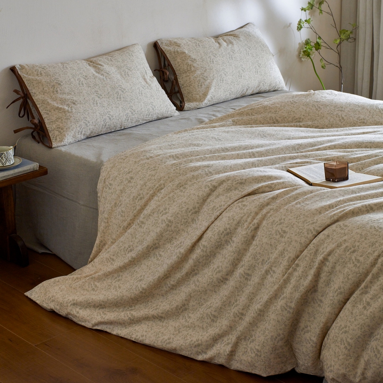 91家纺网 家纺一手货源 找家纺 由丽家纺 2026新款法式复古风棉麻绑带款四件套 秀丽春色