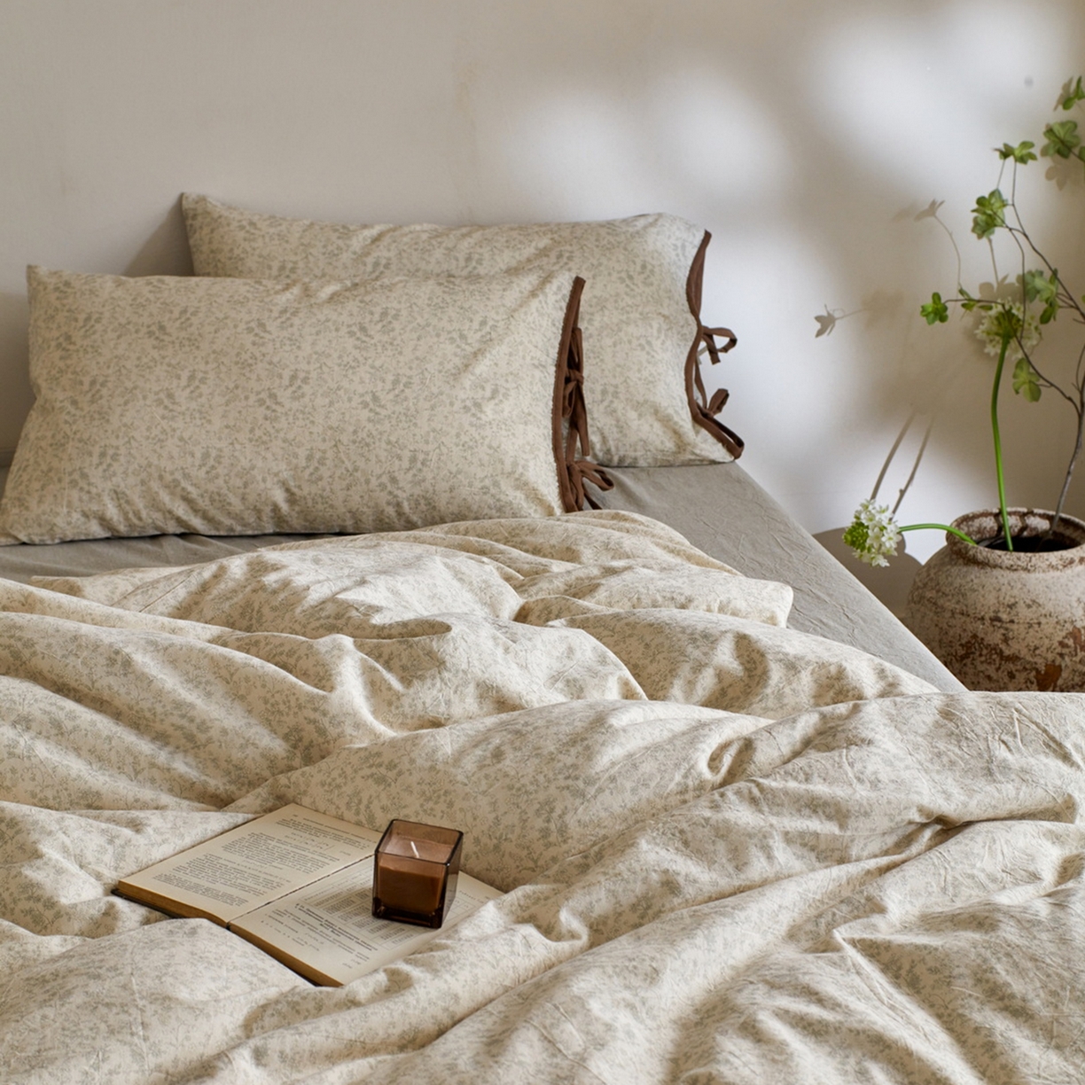 91家纺网 家纺一手货源 找家纺 由丽家纺 2026新款法式复古风棉麻绑带款四件套 秀丽春色