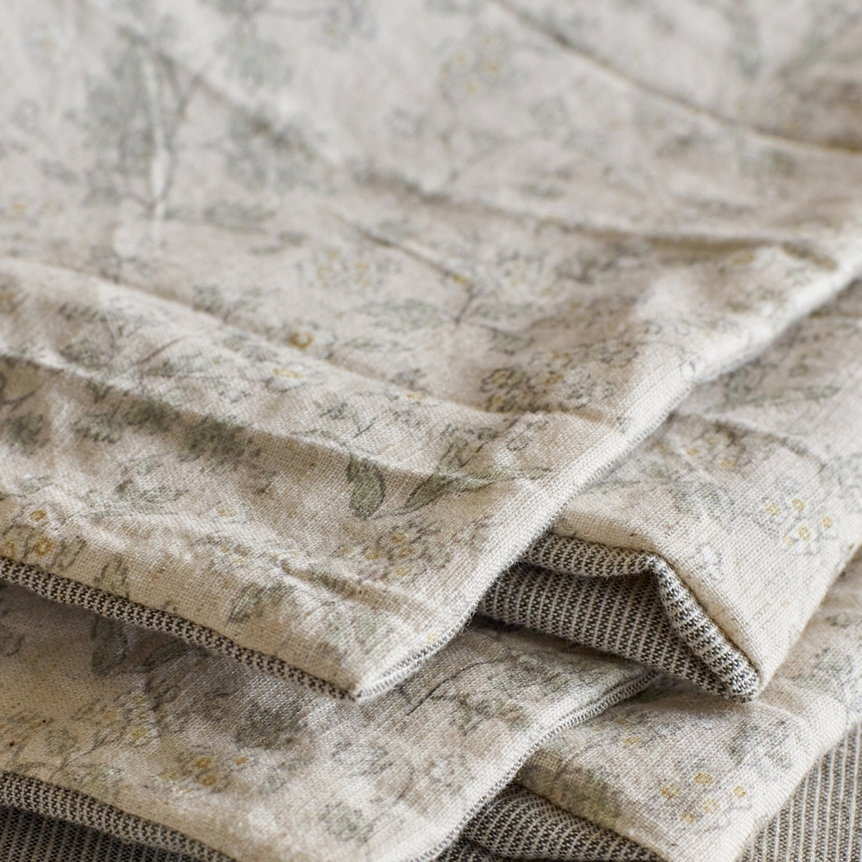 91家纺网 家纺一手货源 找家纺 由丽家纺 2026新款法式复古风棉麻绑带款四件套 秀丽春色